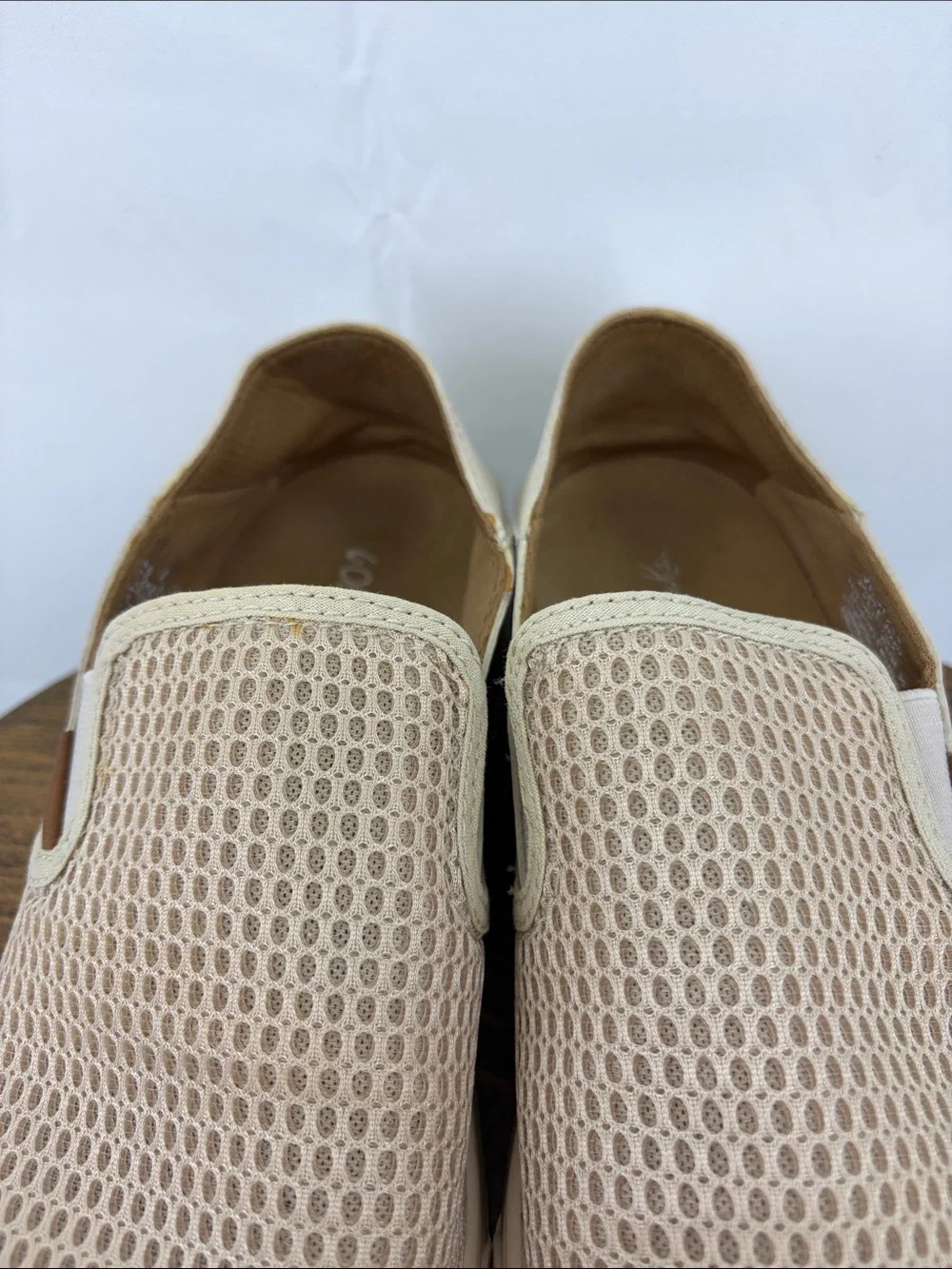 OluKai Womens Pehuea Slip-on Textured Top Slip-on Sneakers in Tapa Beige, sz 9